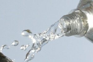 314949_import-pocasie-leto-teplo-horucava-horucavy-osviezenie-fontana-voda-flasa-pocasie-horucava-horucavy-osviezenie-fontana-flasa